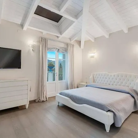 Casa Pescarino With View And Hydromassage דירה *